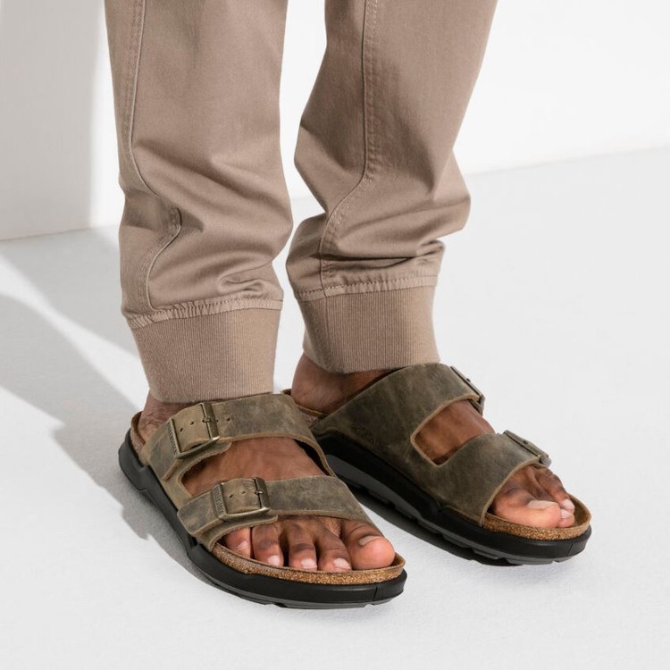 Birkenstock Arizona Rugged Oiled Leath | Faded Khaki | Reg Width- Mens (1018463) - Image 3